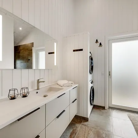 Newly Built With Jacuzzi Sj152 Harboør