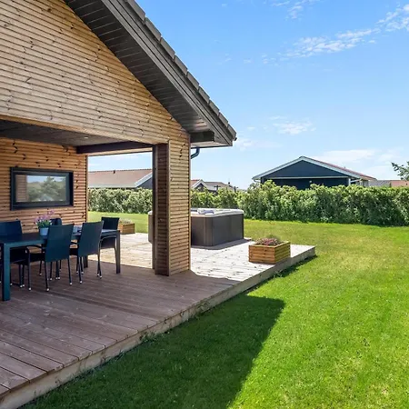 Newly Built With Jacuzzi Sj152 Harboør